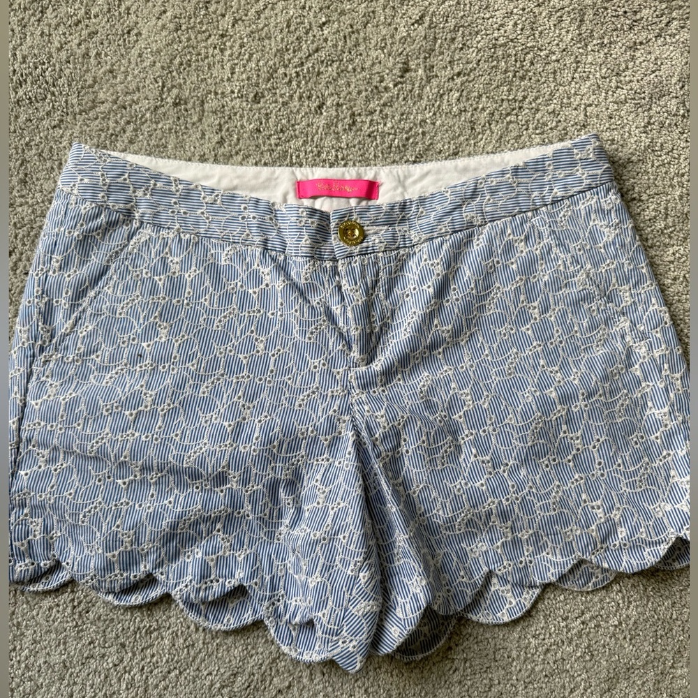 Lilly Pulitzer: Blue/white Buttercup yarn dye striped Floral eyelet‎ Shorts 34”